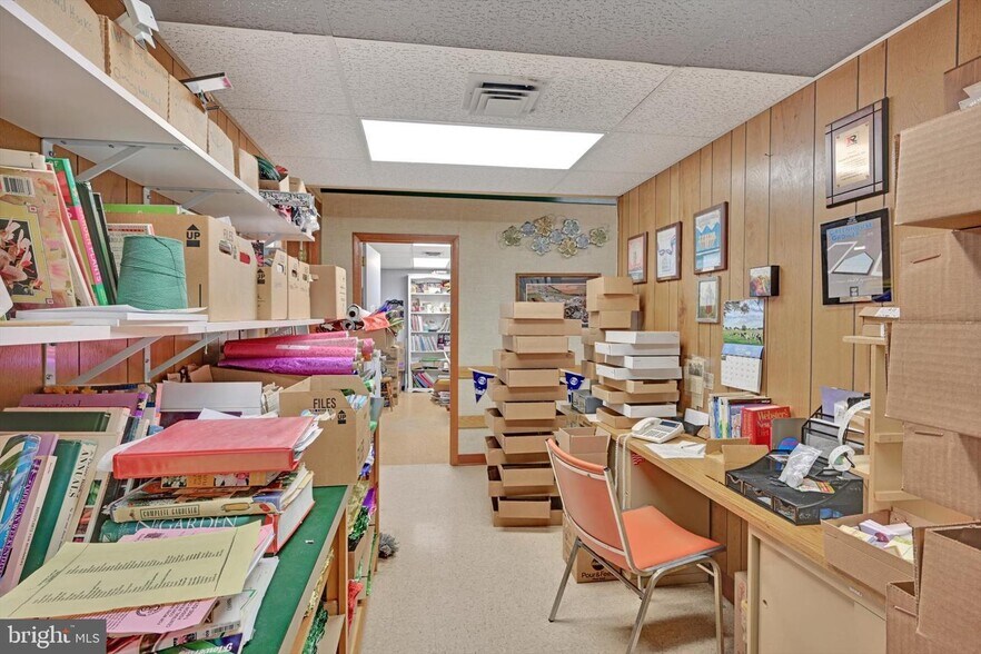 More Photos Of 501 W Washington Ave, Myerstown General Retail For Sale