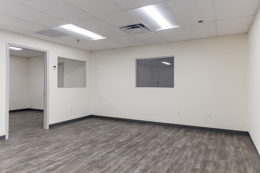 More Photos Of 2009 NW 79th Ave, Doral Warehouse For Lease