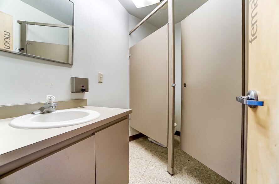 More Photos Of 6750 Brandt Pike, Huber Heights Medical For Sale