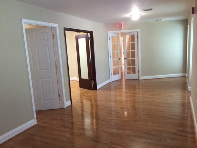 More Photos Of 8115 Old Dominion Dr, McLean Loft Creative Space For Lease