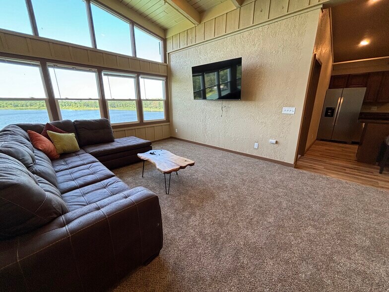More Photos Of 501-550 Quadna Rd, Hill City Hotel For Sale