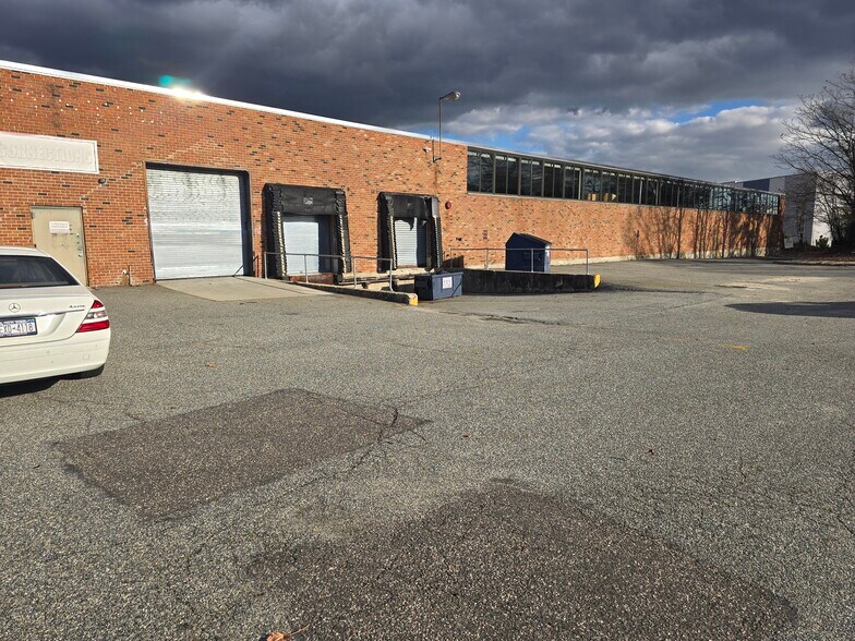 More Photos Of 75 Austin Blvd, Commack Warehouse For Lease