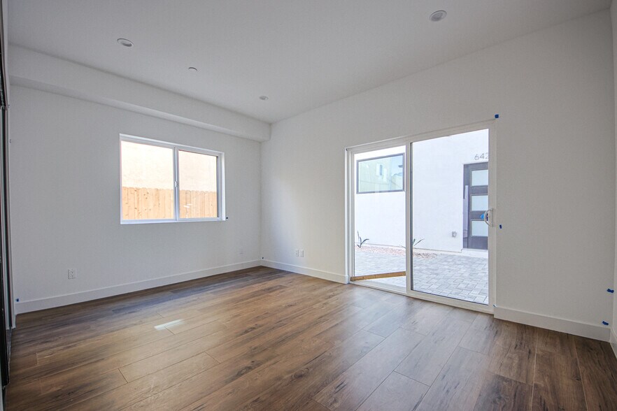 More Photos Of 6421 Troost Ave, North Hollywood Apartments For Sale