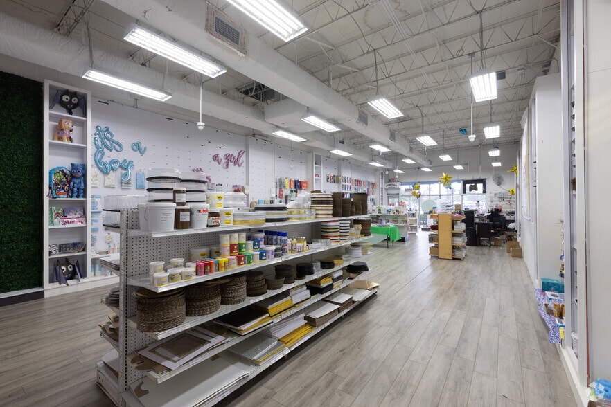 More Photos Of 4646-4698 NW 183rd St, Miami Gardens Unknown For Lease