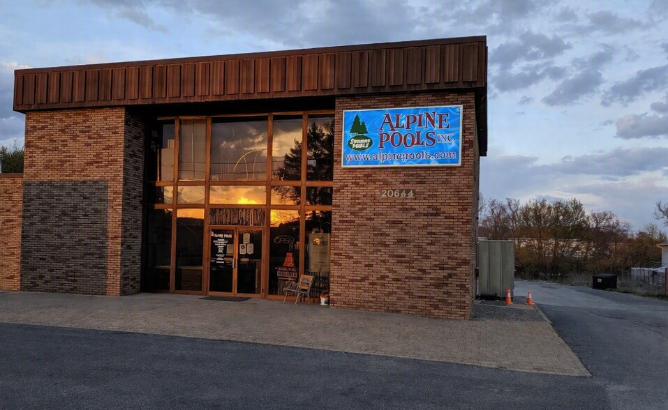 More Photos Of 20644 Us-19, Cranberry Township Warehouse For Lease