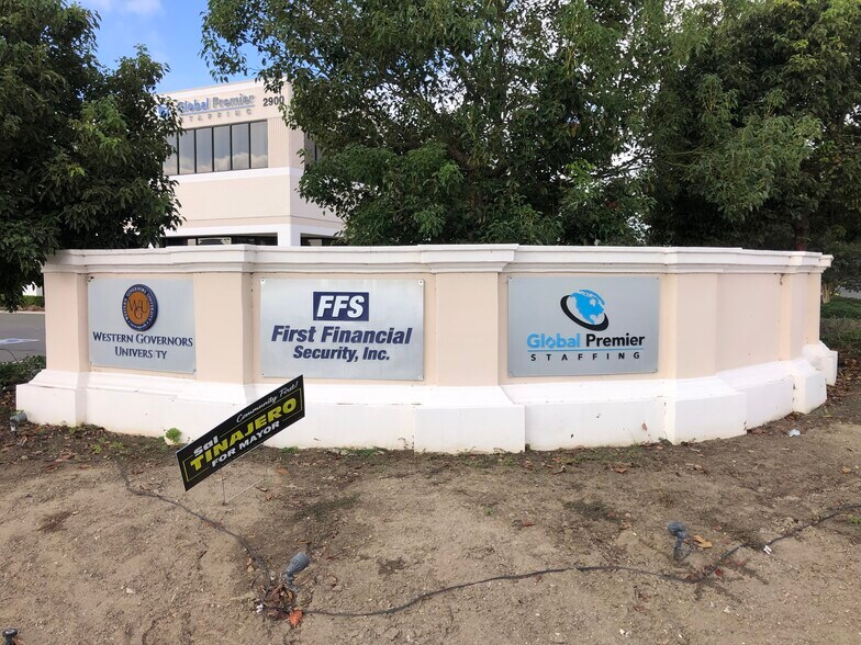 More Photos Of 2900 S Harbor Blvd, Santa Ana Office For Sale