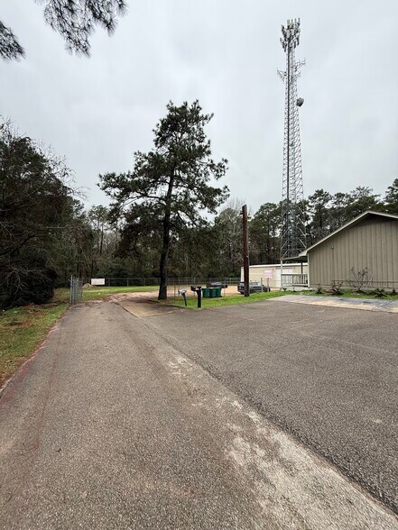 More Photos Of 2501 Interstate 45 N, Conroe Office For Lease