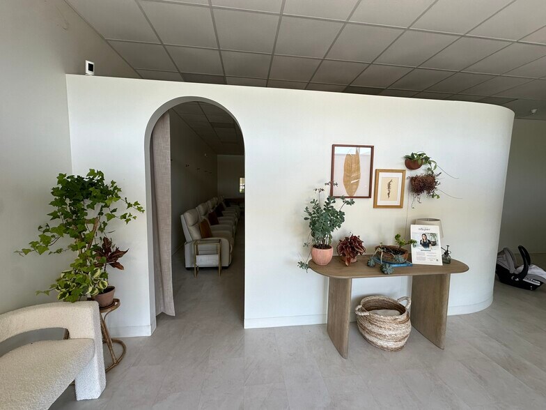 More Photos Of 7731 Perkins Rd, Baton Rouge Storefront For Lease