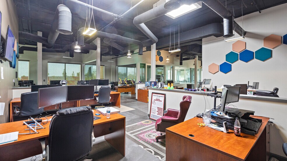 More Photos Of 1945 W 9th St, Upland Loft Creative Space For Lease