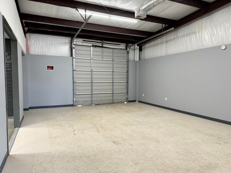 More Photos Of 78 Commerce Way, Killen Medical For Sale