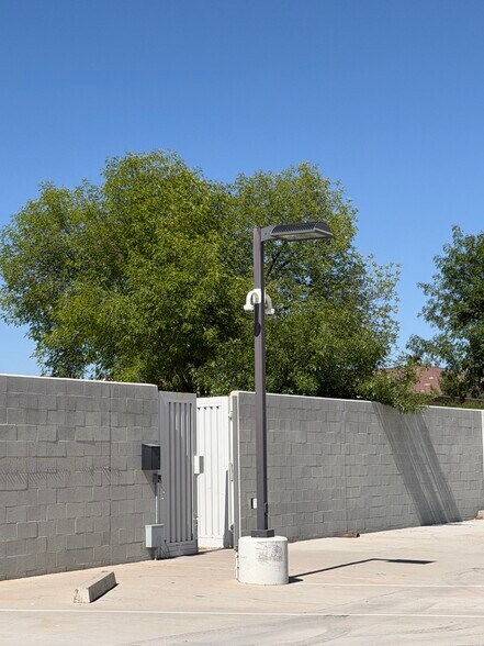 More Photos Of 2060 S Vineyard, Mesa Contractor Storage Yard For Lease