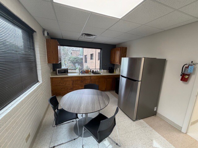 More Photos Of 311 W Wendover Ave, Greensboro Medical For Lease