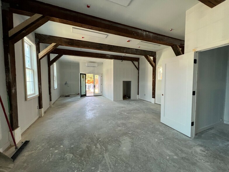 More Photos Of 83 Main St, Dobbs Ferry Flex For Sale