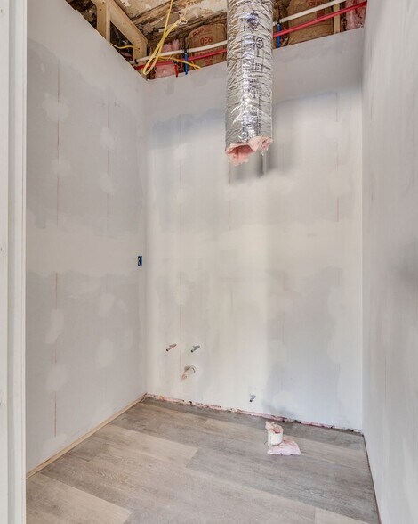 More Photos Of 560 W Main St, Abingdon Storefront For Lease