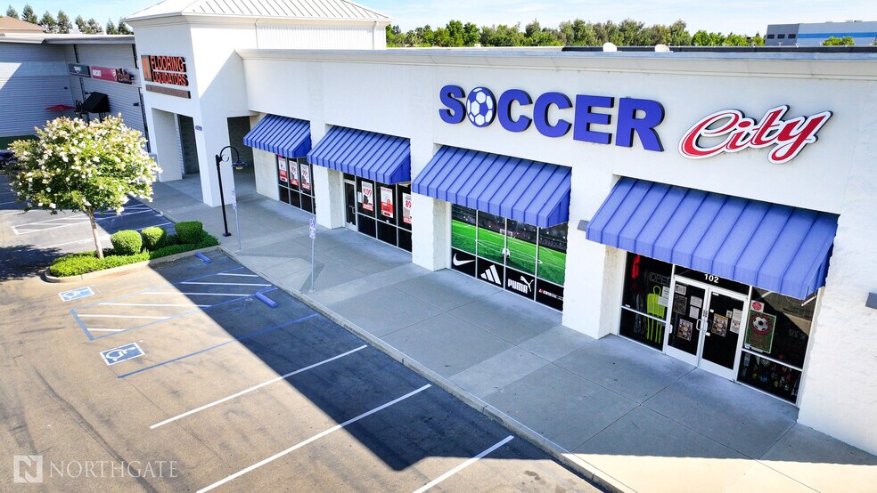 More Photos Of 10299 E Stockton Blvd, Elk Grove Storefront For Sale