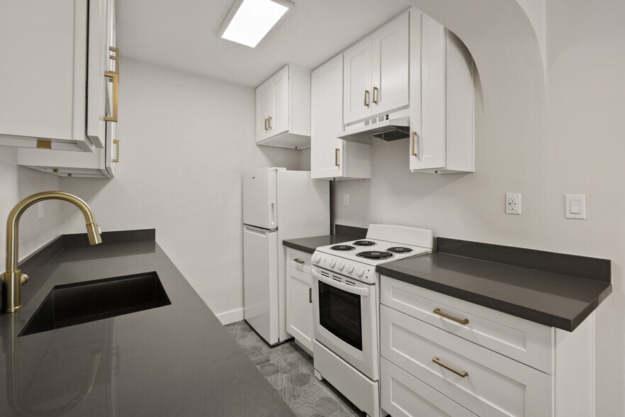 More Photos Of , Seattle Multifamily For Sale