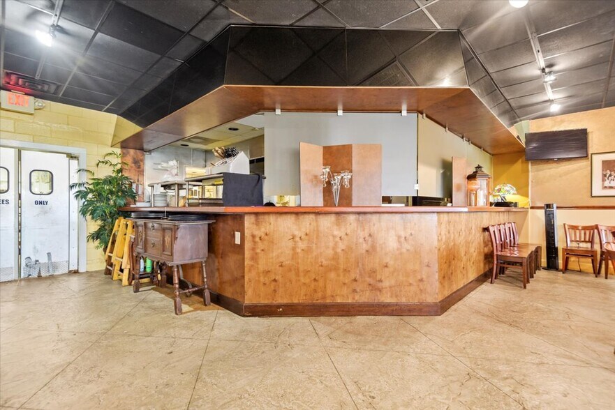 More Photos Of 201 Laurel St, Conway Restaurant For Sale