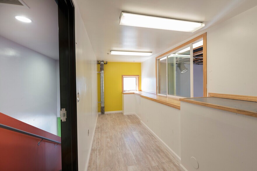 More Photos Of 512 N Pacific Coast Hwy, Redondo Beach Freestanding For Sale