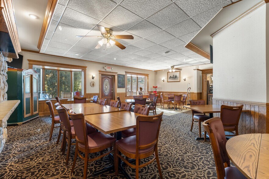More Photos Of N67W33525 County Road K, Oconomowoc General Retail For Sale