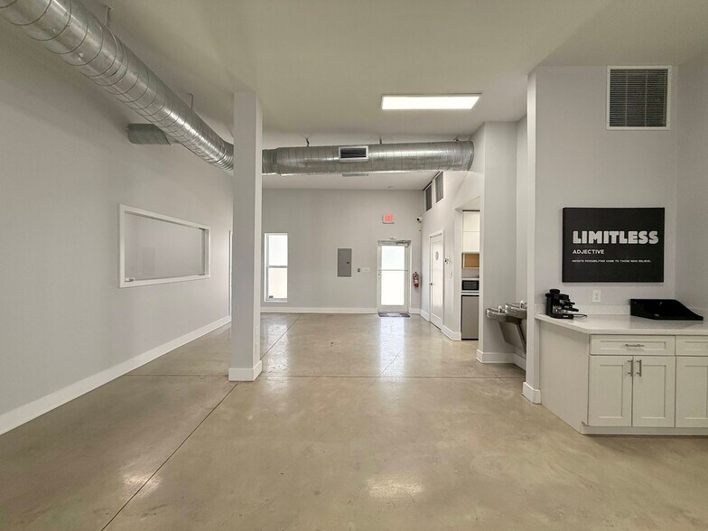 More Photos Of 4256 NW 7th Ave, Miami Storefront For Sale