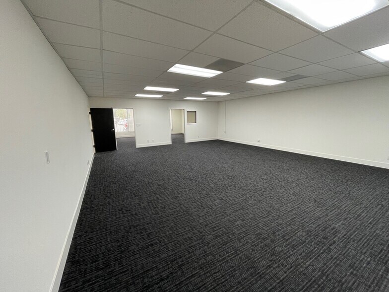 More Photos Of 3212-3214 W Burbank Blvd, Burbank Office For Sale