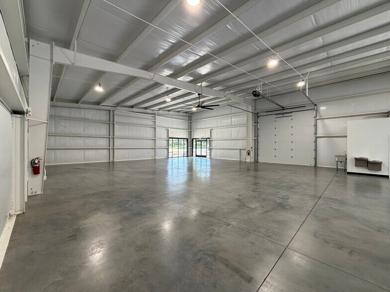 More Photos Of 407 Ross Ave, Easley Distribution For Lease