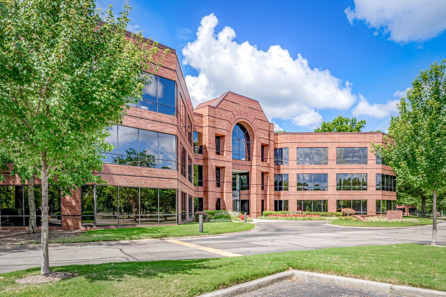 More Photos Of 8295 Tournament Dr, Memphis Coworking Space