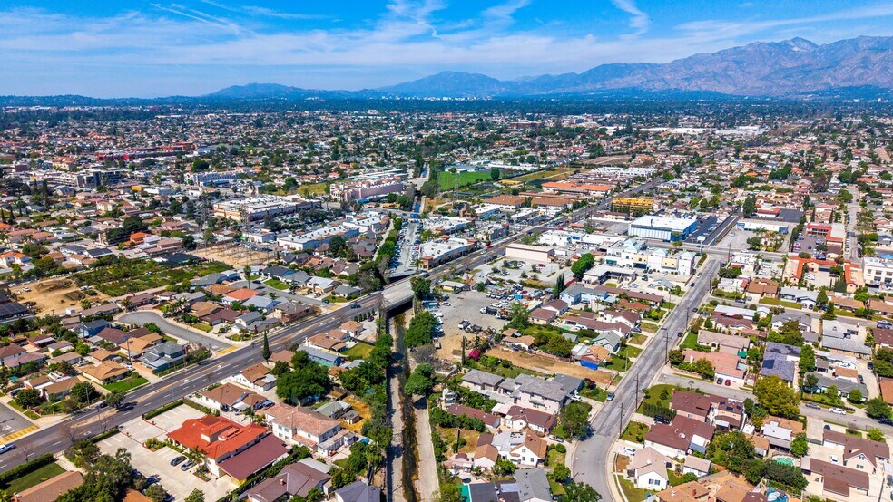 More Photos Of 8614 Valley Blvd, Rosemead Light Distribution For Sale