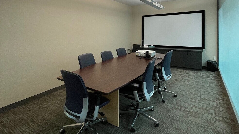 More Photos Of 25 Rothwell Rd, Winnipeg Loft Creative Space For Lease