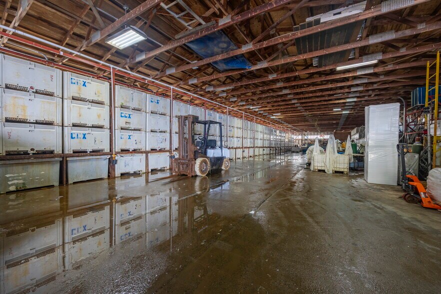 More Photos Of 5262 Yaquina Bay Rd, Newport Marina For Sale