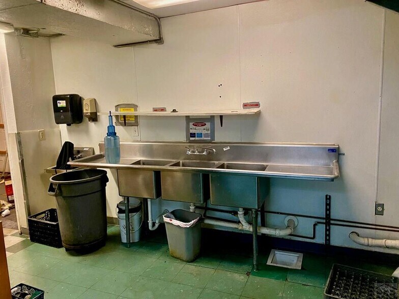 More Photos Of 2322 Lake Ave, Pueblo Restaurant For Sale