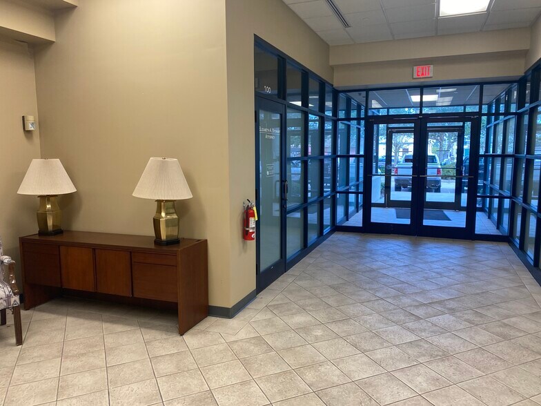 More Photos Of 100 W Stuart Ave, Lake Wales Office For Lease