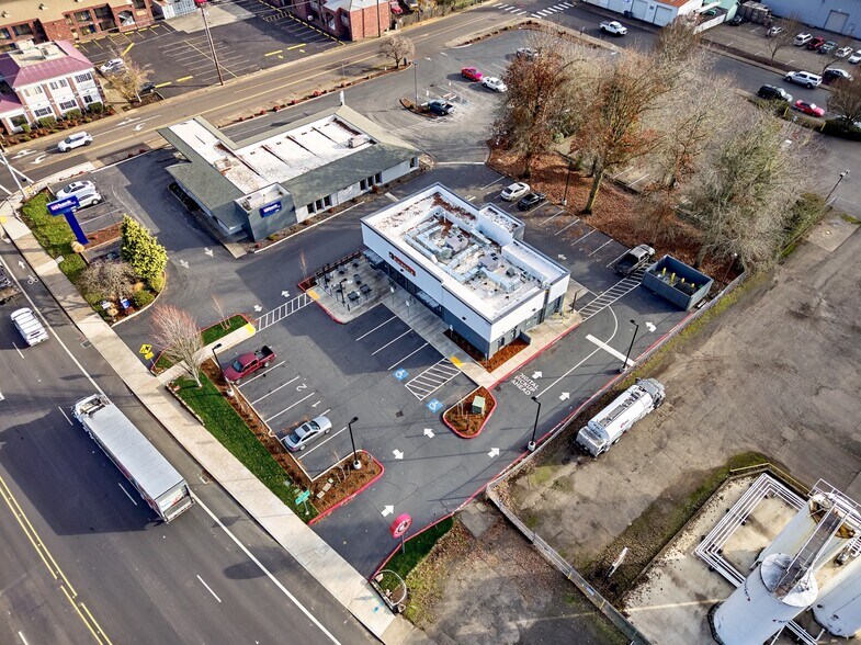 More Photos Of 597 SW 1st Ave, Canby Fast Food For Sale