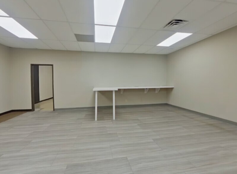 More Photos Of 3033 Kellway Dr, Carrollton Research And Development For Lease