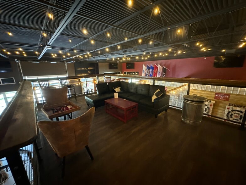 More Photos Of 201 E Center St, Tarpon Springs Bar For Lease