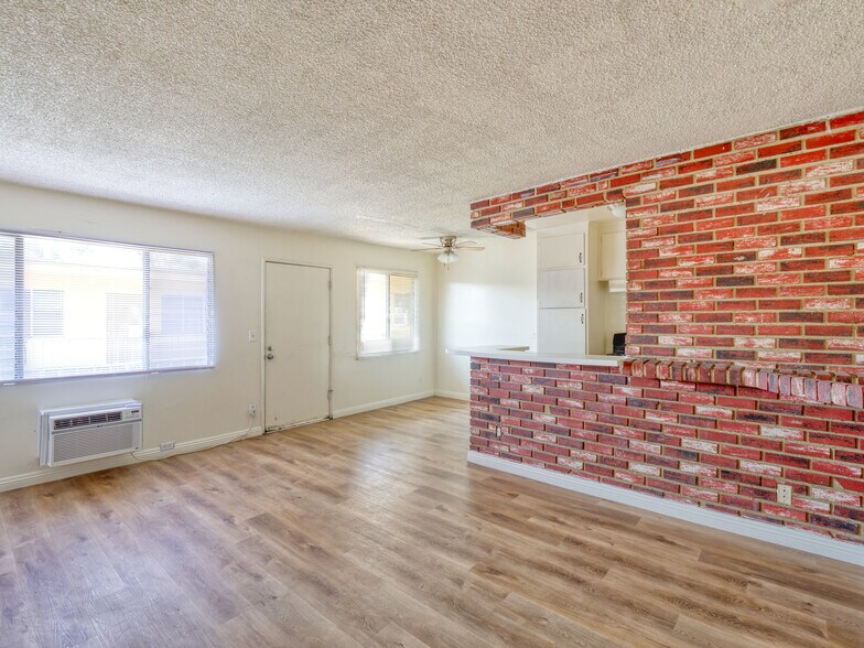 More Photos Of 8530 Sunland Blvd, Sun Valley Apartments For Sale