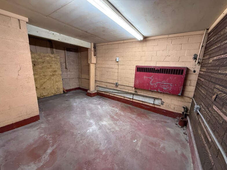 More Photos Of 64 E Washington Ave, Pleasantville Warehouse For Lease