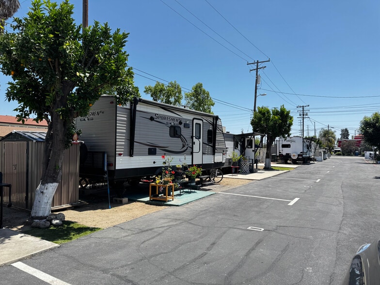 More Photos Of 10931 1st Ave, Whittier Manufactured Housing Mobile Home Park For Sale