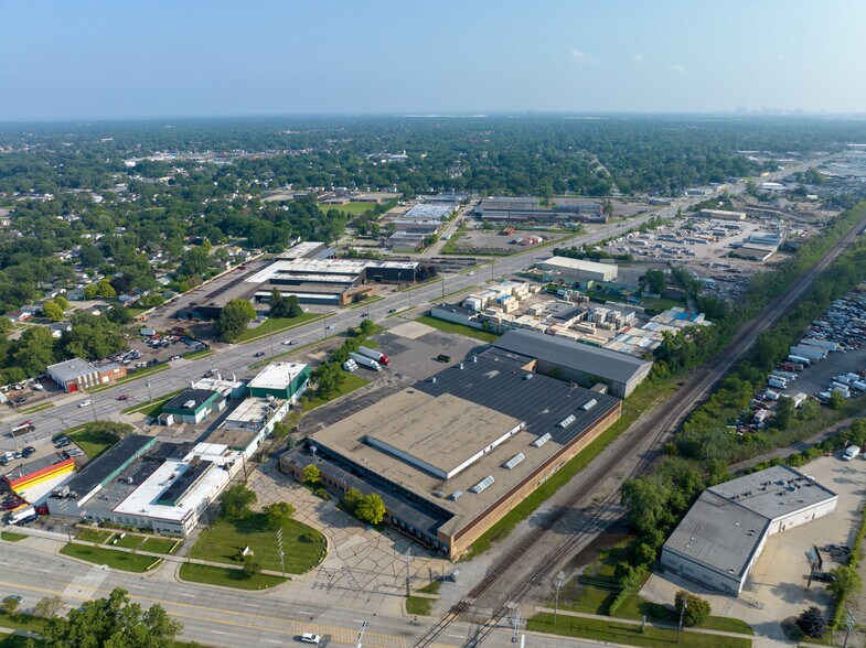 More Photos Of 12850 E 9 Mile Rd, Warren Warehouse For Lease