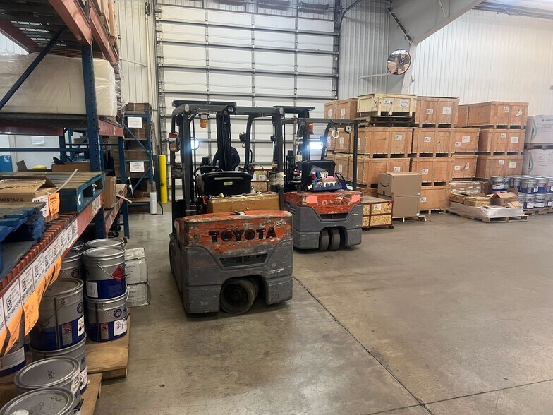 More Photos Of 10180 New Berlin Rd, Jacksonville Service For Sale