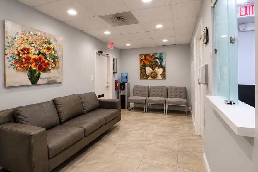 More Photos Of 555 Biltmore Way, Coral Gables Medical For Sale