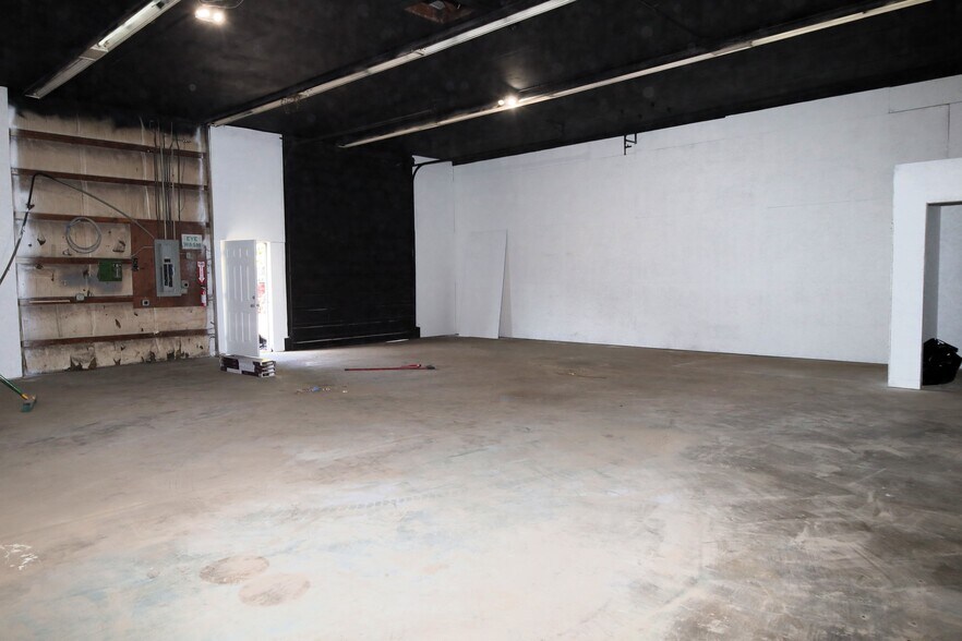 More Photos Of 6071 Branch Hill Guinea Rd, Milford Warehouse For Lease