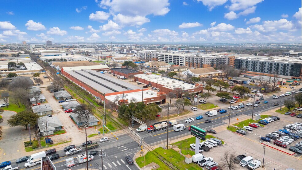 More Photos Of 4201 Congress Ave S, Austin Unknown For Lease