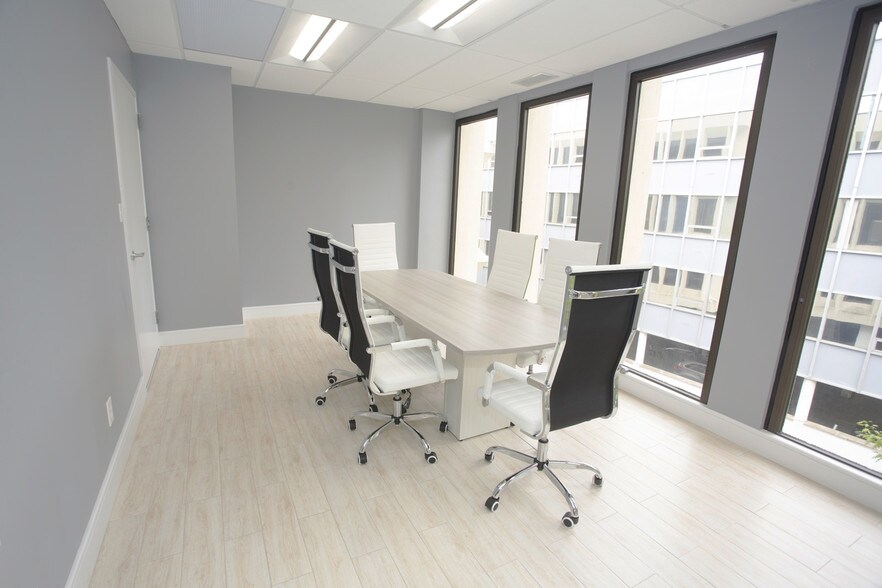 More Photos Of 185 Great Neck Rd, Great Neck Office For Lease
