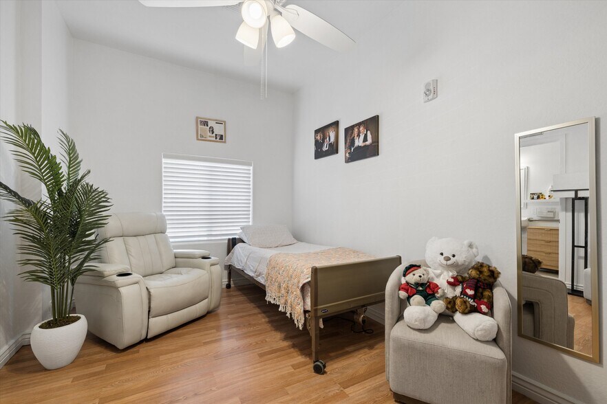 More Photos Of 5338 E Hartford Ave, Scottsdale Healthcare For Sale