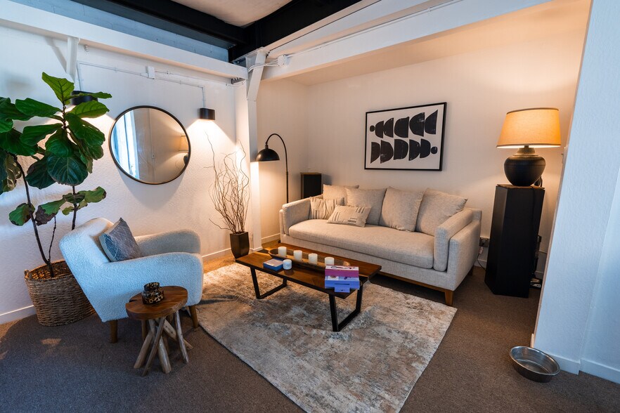 More Photos Of 401 Ingalls St, Santa Cruz Service For Sale