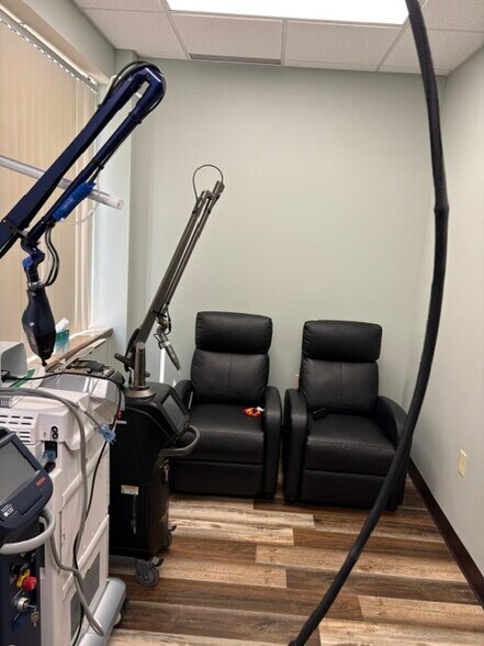 More Photos Of 85 Barnes Rd, Wallingford Medical For Sale