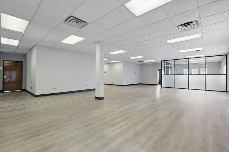 More Photos Of 5152 Village Creek Dr, Plano Office For Lease