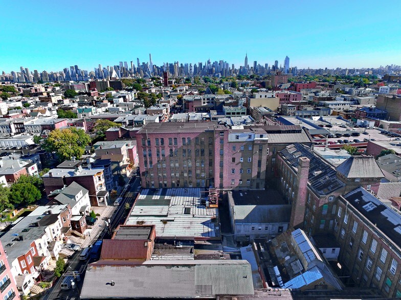 More Photos Of 540 39th St, Union City Warehouse For Lease