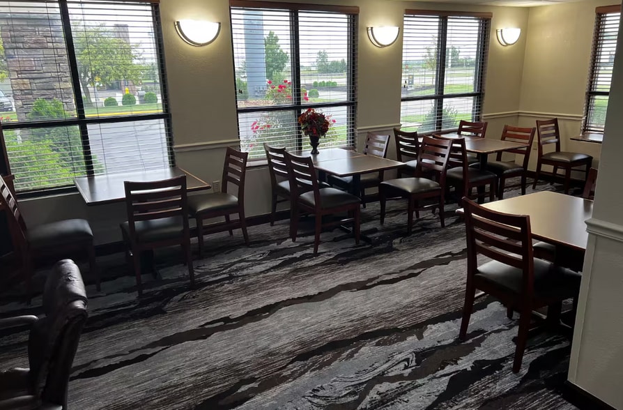 More Photos Of 40 New Garver Rd, Monroe Hotel For Sale